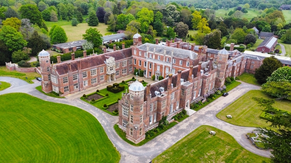 COBHAM HALL SCHOOL - LONDON HERITAGE ESCAPE